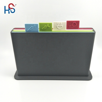 Verwandeln Sie Ihre Küche mit unserem regelmäßigen 4-Farben-Schnittbrett-Set Größe 30x20cm