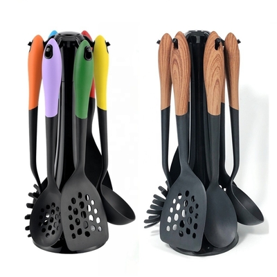 Farbenfrohe 6-teiliges Nylon-Bäckgerät Set Holzgriffe und Nicht-Stick für das Kochen